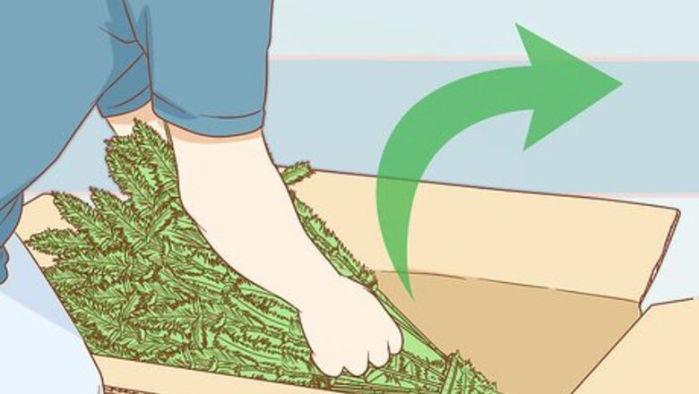 How to Clean an Artificial Christmas Tree