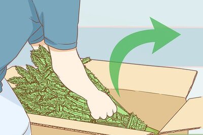 How to Clean an Artificial Christmas Tree