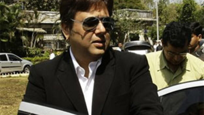 Cash on Holi: Poll officer for action against Govinda