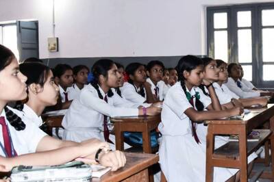 Maharashtra Govt Announces Slashing of School Fees by 15%