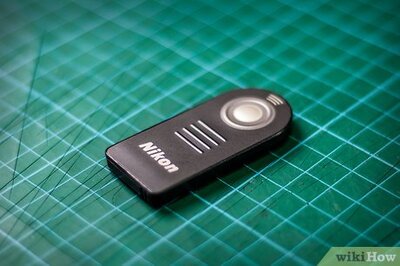 How to Use a Remote With Your Nikon D70