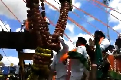 Karnataka Health Minister B Sriramalu Attends Mega Rally at Chitradurga in Complete Violation of Covid-19 Norms