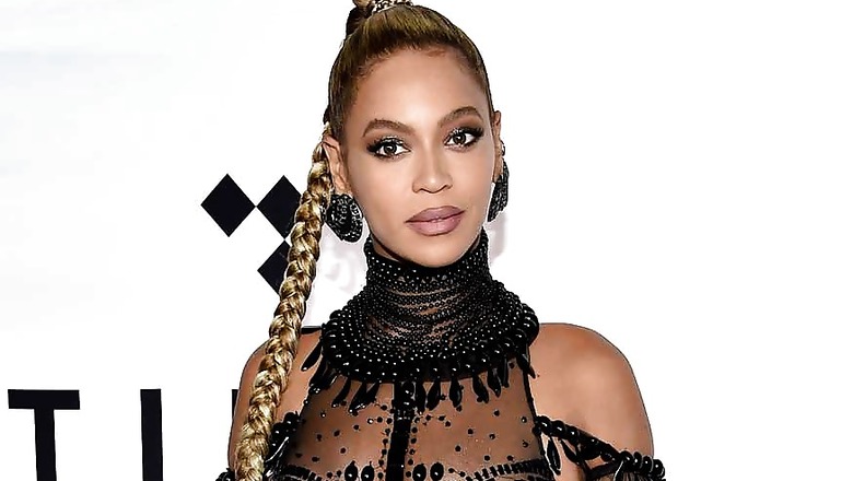 Beyonce Says Cheers to 2020 With Rare Family Photo