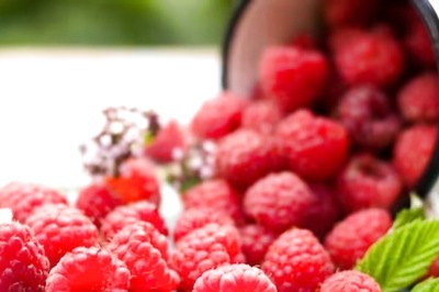 6 Health Benefits Of Consuming Raspberries