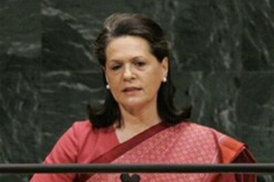 Sonia, Manmohan ready to face mid-term polls