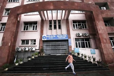 PSU bank employee unions withdraw strike call, settle wages