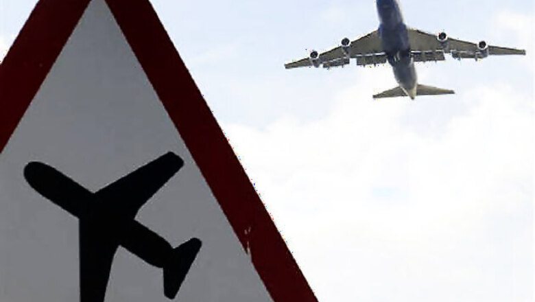Australia: Snake on plane, pilot forced to land