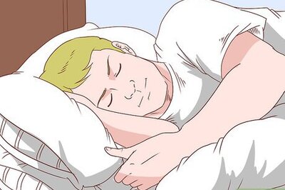 How to Elevate Your Hand While Sleeping