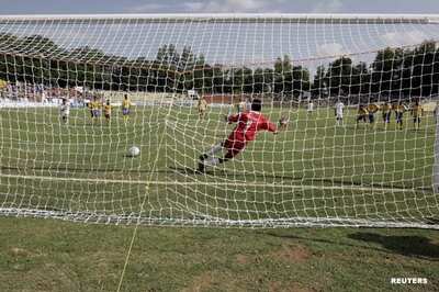 Dempo test for Subhas Bhowmick and Bagan