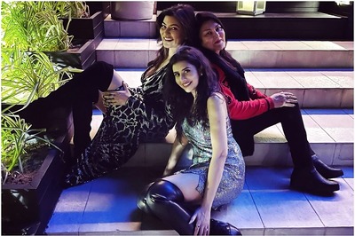Breakup Speculations Continue as Sushmita Sen Posts Photo with the Women in Her Family