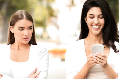 Understanding Office Dynamics: Experts Share Ways To Read Co-workers' Body Language