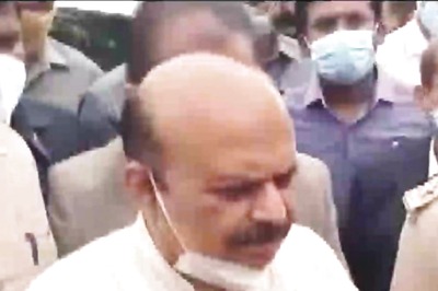 BJP MLA Stages Protest Against Party Govt in Karnataka