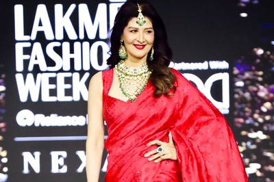 Sangeeta Bijlani ReturnsTo Ramp In This Red Saree And We Can’t Stop Gushing