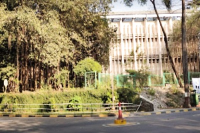 SC Slaps Cost of Rs 50,000 on IIT Bombay Graduate For His 'Kashmir Solution' Petition