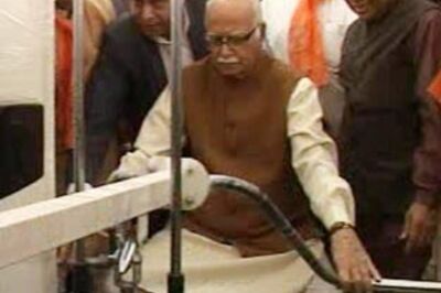 Advani flexes his muscles, tries his hand at dumbells