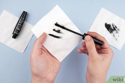 How to Clean a Mascara Brush