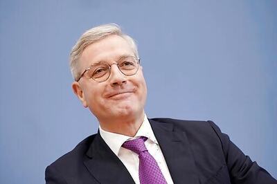 Merkel's Party Puts Off Choice Of New Leader For 2nd Time