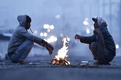 Severe Cold Wave Sweeps Delhi, Minimum Drops to 1.8 Degrees in Some Parts