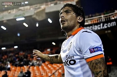 Argentina's Ever Banega joins Newell's on loan from Valencia