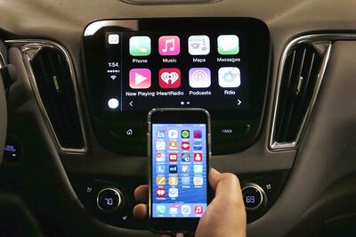 Apple ropes in Tesla engineer for its driverless car project