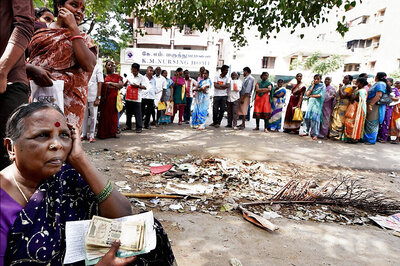 Banks, ATMs Mobbed for Third Day; Cash Chaos Continues