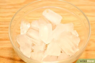 How to Make Sloe Gin Fizz