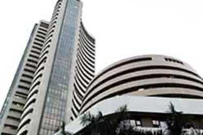 Markets end in green amid recovery in late trade