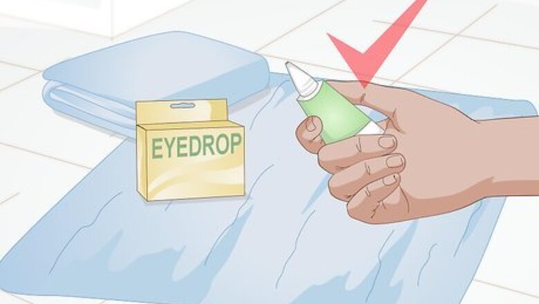 How to Apply Medication to a Turtle's Eyes