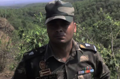 Army foils infiltration bid, Major killed