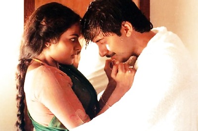 Madhoo wants Ratnam to make 'Roja 2'