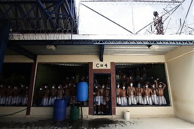 El Salvador Prosecutors Search Prisons In Pact Investigation