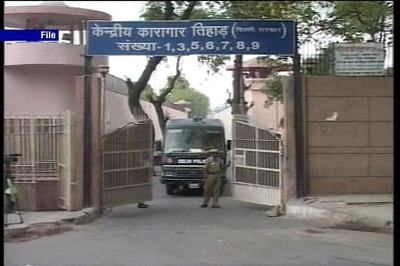 Woman prisoner tries to hang self in Tihar Jail