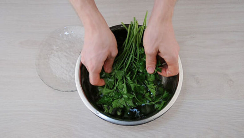 How to Cut Parsley