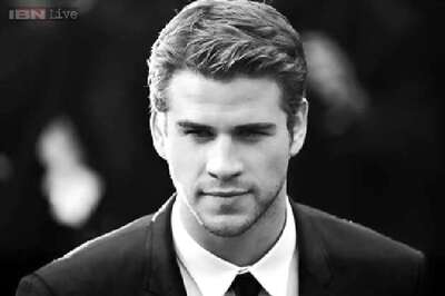 Liam Hemsworth caught kissing a Mexican actress