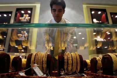 Gold Price Today Slightly Up on MCX; Is It The Right Time to Invest?
