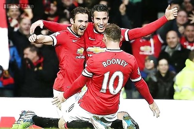 Rooney, Mata, Van Persie score as Manchester United defeat Liverpool 3-0