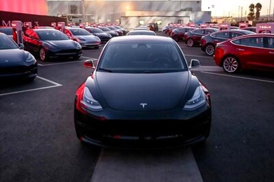 Tesla Shares Jump on Model 3 Numbers, CEO Elon Musk Deal