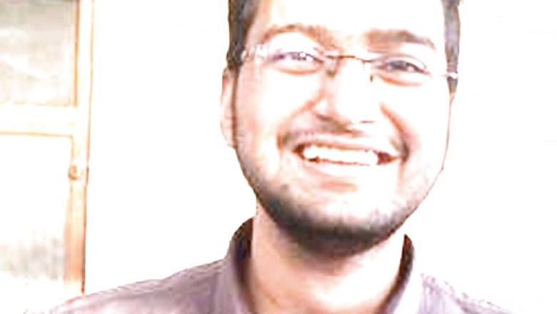 Tea Seller's Son Cracks CA Final Exam, Secures Rank 10, Know His Preparation Strategy