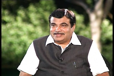 Nitin Gadkari Grants Permission to Bajaj, TVS to Make Bio-Ethanol Vehicles Using Rice and Wheat Straw
