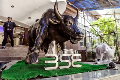Sensex Drops 80 Points as Banking, IT Stocks Suffer Losses