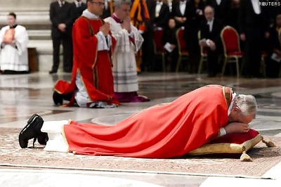 Pope refers to 'Muslim brothers' on Good Friday