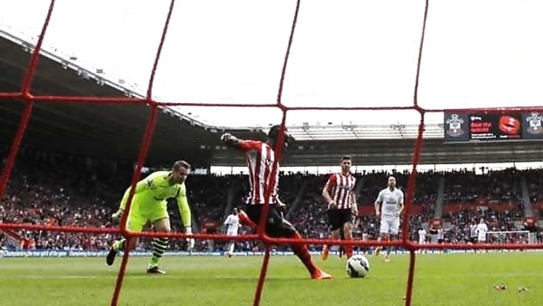 Southampton's Mane grabs fastest Premier League hat-trick