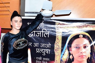 'Ban ceiling fans': Rakhi Sawant's bizarre demand to PM Modi post Pratyusha Banerjee's suicide