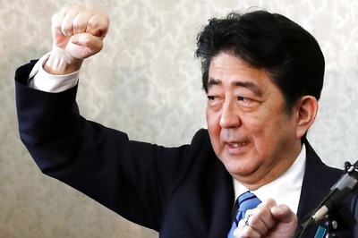 Japan's Shinzo Abe in Box Seat as Election Campaigning Wraps up