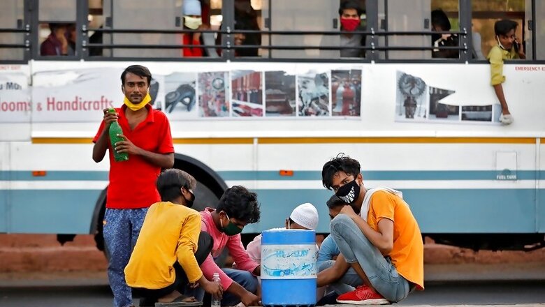 Buses Carrying Migrant Workers from Haryana to Uttar Pradesh Return from Saharanpur Border