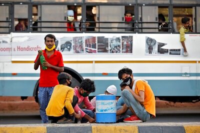Buses Carrying Migrant Workers from Haryana to Uttar Pradesh Return from Saharanpur Border