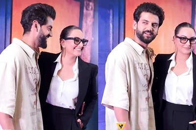 Sonakshi Sinha Blushes as Zaheer Iqbal Calls Her 'Meri Biwi' at Kakuda Premiere, Video Goes Viral