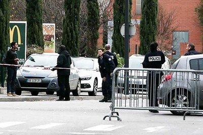 German football team back home after Paris terror attacks