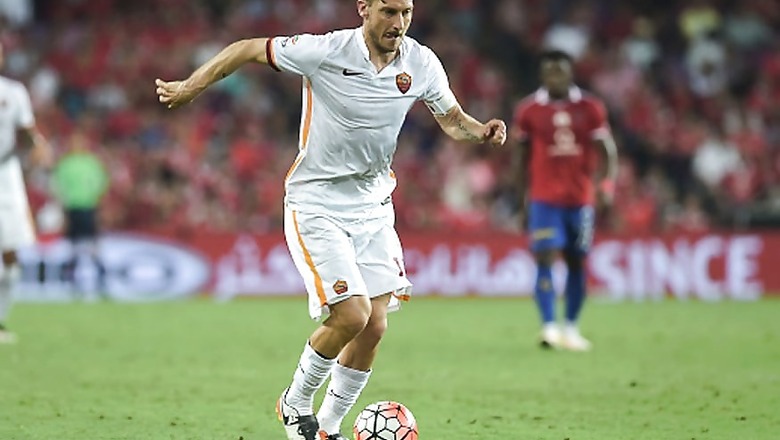 Francesco Totti Renews Roma Contract for One More Season