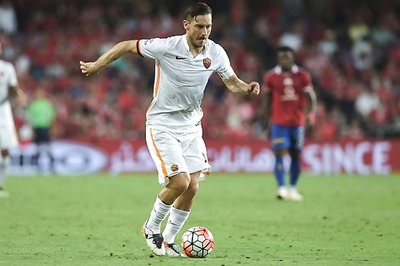 Francesco Totti Renews Roma Contract for One More Season